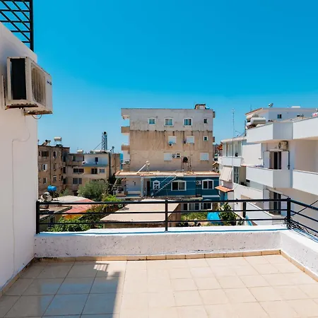 Sunny 2b Beachside Apartament Saranda